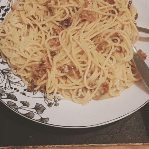 ingrédients pâtes à la carbonara à l'italienne